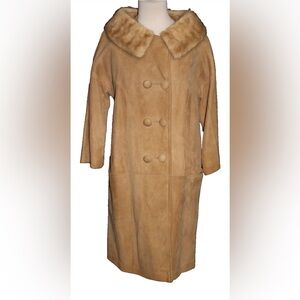 Vintage Elegant Tan Coat with real Fur Collar